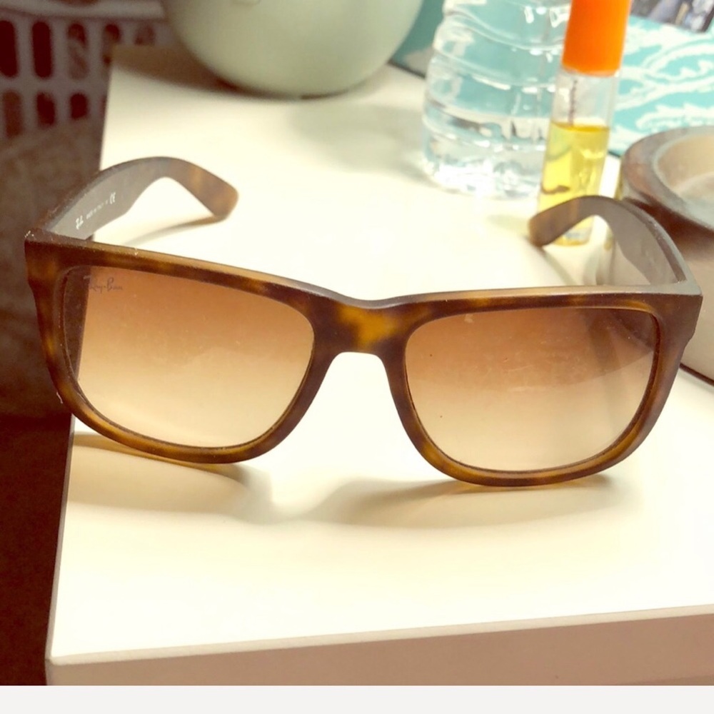 Authentic !!! RAY BANS 😎😎😍